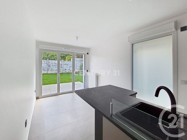 Appartement F2 à louer - 2 pièces - 36.01 m2 - NOISY LE GRAND - 93 - ILE-DE-FRANCE - Century 21 E.F.I.