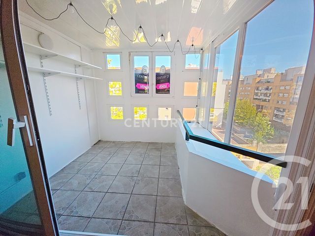 Appartement F3 à vendre - 3 pièces - 72.0 m2 - NOISY LE GRAND - 93 - ILE-DE-FRANCE - Century 21 E.F.I.