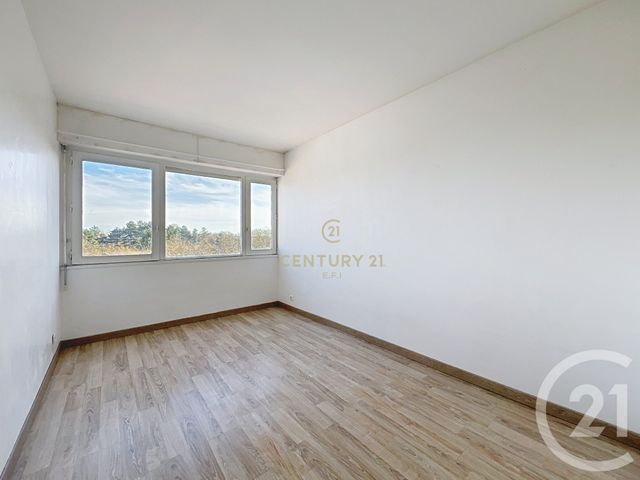 Appartement F4 à vendre - 4 pièces - 80.69 m2 - NOISY LE GRAND - 93 - ILE-DE-FRANCE - Century 21 E.F.I.