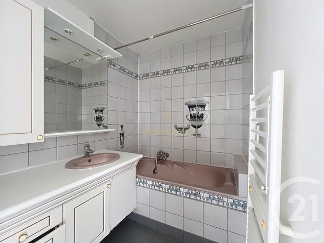 Appartement F4 à vendre - 4 pièces - 80.69 m2 - NOISY LE GRAND - 93 - ILE-DE-FRANCE - Century 21 E.F.I.