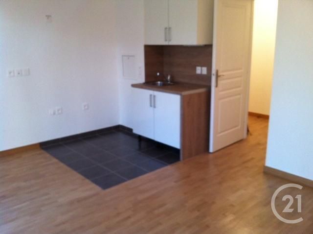Appartement Studio à louer - 1 pièce - 28.35 m2 - NOISY LE GRAND - 93 - ILE-DE-FRANCE - Century 21 E.F.I.