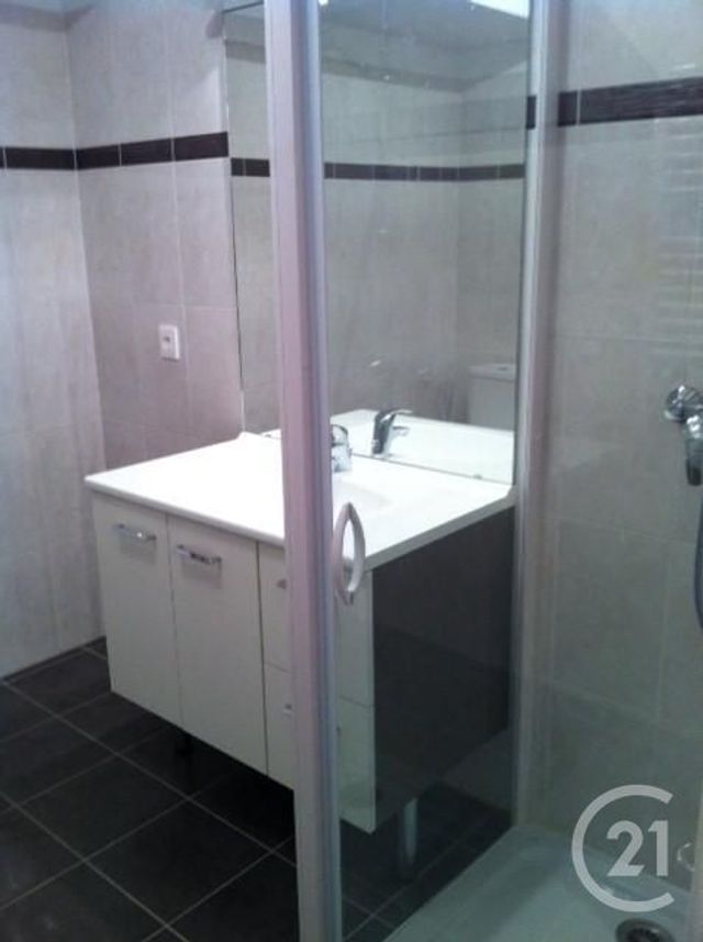 Appartement Studio à louer - 1 pièce - 28.35 m2 - NOISY LE GRAND - 93 - ILE-DE-FRANCE - Century 21 E.F.I.
