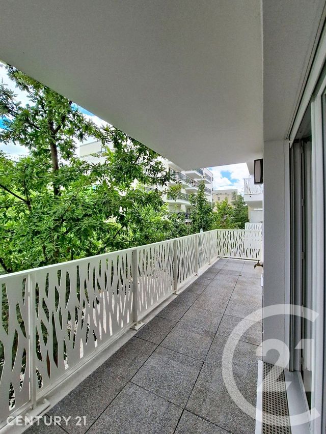 Appartement F3 à louer - 3 pièces - 58.67 m2 - NOISY LE GRAND - 93 - ILE-DE-FRANCE - Century 21 E.F.I.