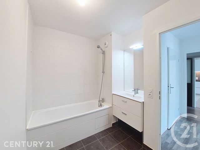Appartement F3 à louer - 3 pièces - 58.67 m2 - NOISY LE GRAND - 93 - ILE-DE-FRANCE - Century 21 E.F.I.