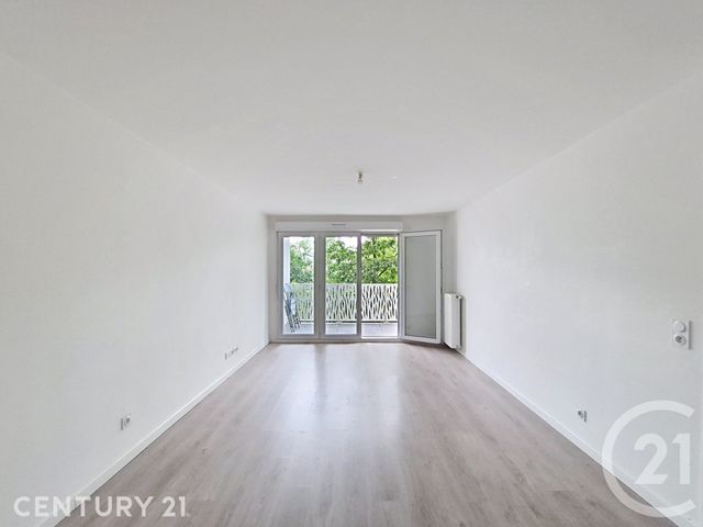 Appartement F3 à louer - 3 pièces - 58.67 m2 - NOISY LE GRAND - 93 - ILE-DE-FRANCE - Century 21 E.F.I.
