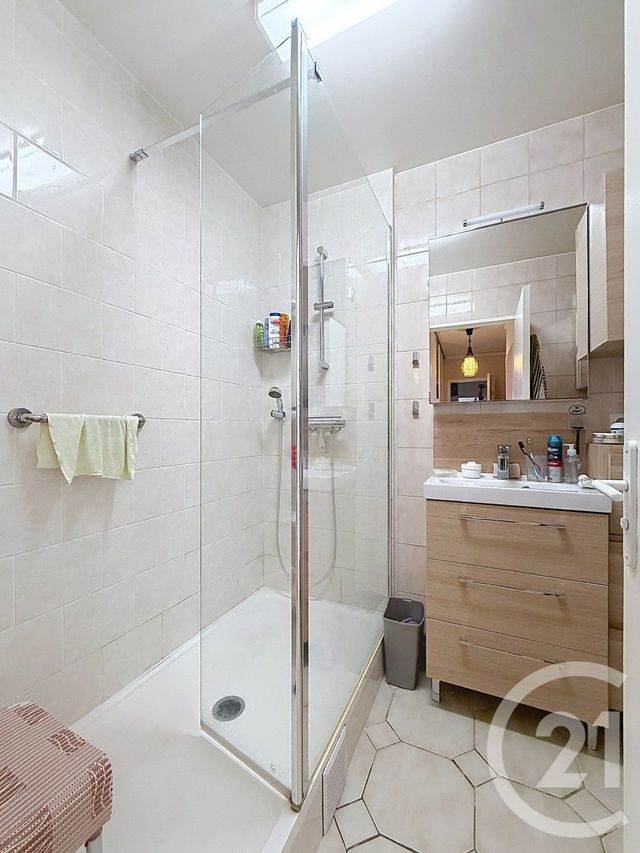 Appartement F3 à vendre - 3 pièces - 72.79 m2 - NOISY LE GRAND - 93 - ILE-DE-FRANCE - Century 21 E.F.I.