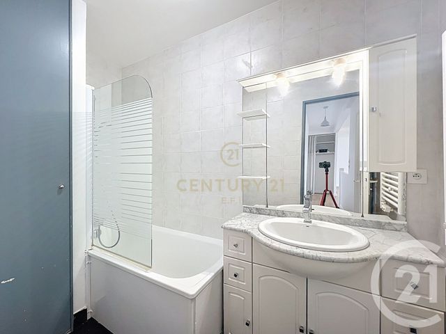 Appartement F2 à vendre - 2 pièces - 51.0 m2 - NOISY LE GRAND - 93 - ILE-DE-FRANCE - Century 21 E.F.I.