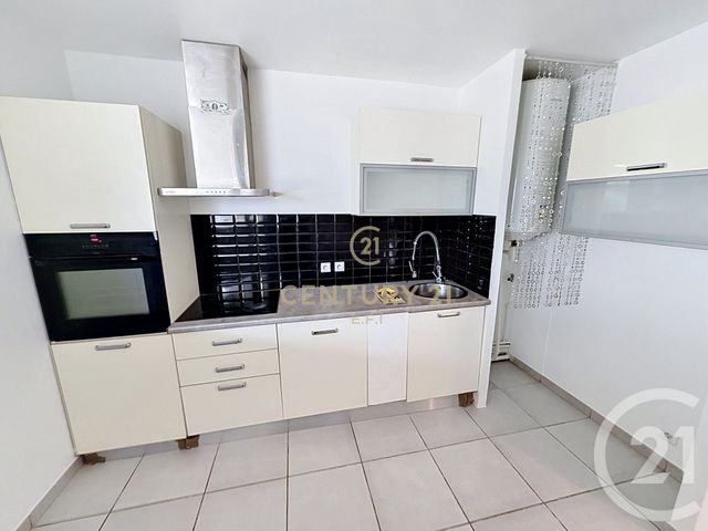 Appartement F2 à louer - 2 pièces - 47.52 m2 - NOISY LE GRAND - 93 - ILE-DE-FRANCE - Century 21 E.F.I.