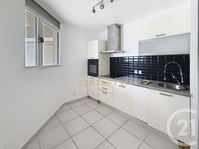 Appartement F2 à louer - 2 pièces - 47.52 m2 - NOISY LE GRAND - 93 - ILE-DE-FRANCE - Century 21 E.F.I.