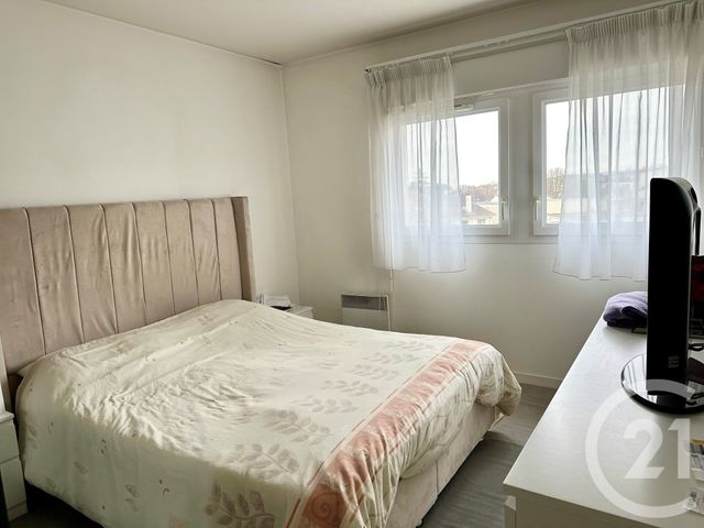 Appartement F3 à vendre - 3 pièces - 66.35 m2 - NOISY LE GRAND - 93 - ILE-DE-FRANCE - Century 21 E.F.I.
