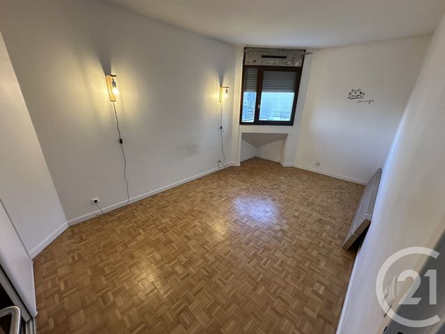 Appartement F3 à louer - 3 pièces - 72.24 m2 - NOISY LE GRAND - 93 - ILE-DE-FRANCE - Century 21 E.F.I.