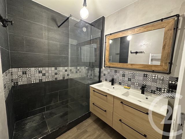 Appartement F3 à louer - 3 pièces - 72.24 m2 - NOISY LE GRAND - 93 - ILE-DE-FRANCE - Century 21 E.F.I.