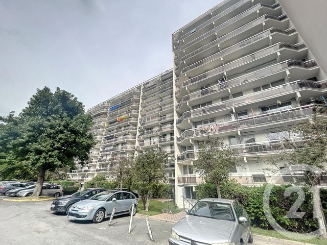 Studio à louer - 1 pièce - 19.7 m2 - NOISY LE GRAND - 93 - ILE-DE-FRANCE - Century 21 E.F.I.