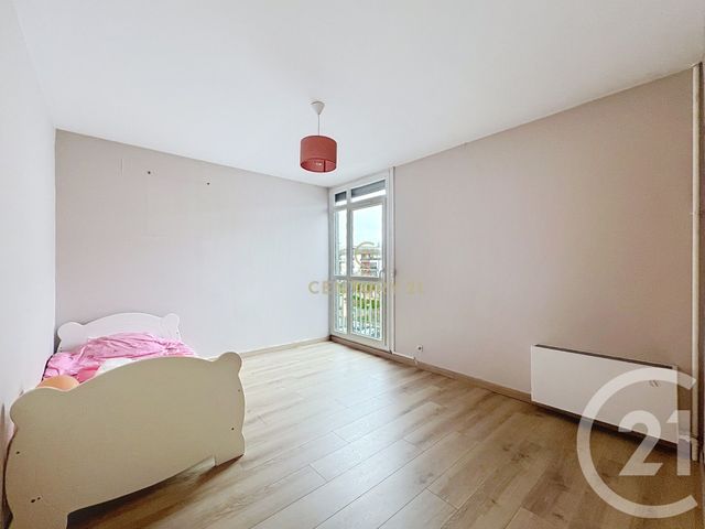Appartement F4 à vendre - 4 pièces - 76.56 m2 - NOISY LE GRAND - 93 - ILE-DE-FRANCE - Century 21 E.F.I.