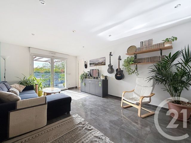 Appartement F3 à vendre - 3 pièces - 64.0 m2 - NOISY LE GRAND - 93 - ILE-DE-FRANCE - Century 21 E.F.I.