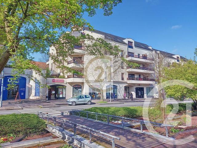 Appartement F3 à louer - 3 pièces - 70.83 m2 - NOISY LE GRAND - 93 - ILE-DE-FRANCE - Century 21 E.F.I.