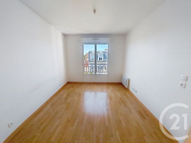 Appartement F2 à louer - 2 pièces - 47.0 m2 - NOISY LE GRAND - 93 - ILE-DE-FRANCE - Century 21 E.F.I.