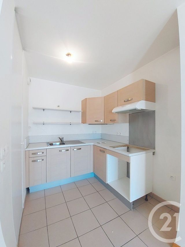 Appartement F2 à louer - 2 pièces - 47.0 m2 - NOISY LE GRAND - 93 - ILE-DE-FRANCE - Century 21 E.F.I.