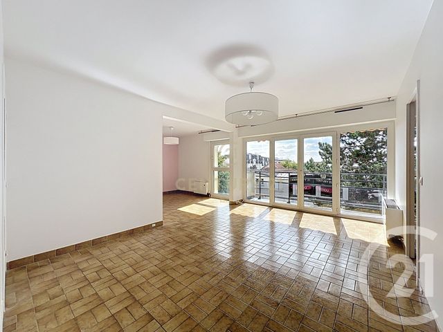 Appartement F5 à vendre - 5 pièces - 80.4 m2 - NOISY LE GRAND - 93 - ILE-DE-FRANCE - Century 21 E.F.I.