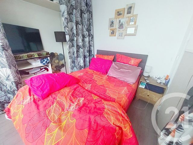 Afficher la photo en grand Appartement F4 à vendre - 4 pièces - 65.0 m2 - NOISY LE GRAND - 93 - ILE-DE-FRANCE - Century 21 E.F.I.