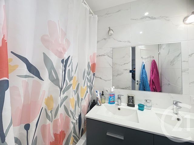 Appartement F4 à vendre - 4 pièces - 65.0 m2 - NOISY LE GRAND - 93 - ILE-DE-FRANCE - Century 21 E.F.I.