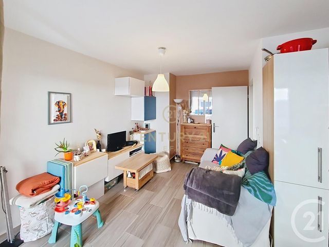 Appartement F2 à vendre - 2 pièces - 40.0 m2 - NOISY LE GRAND - 93 - ILE-DE-FRANCE - Century 21 E.F.I.