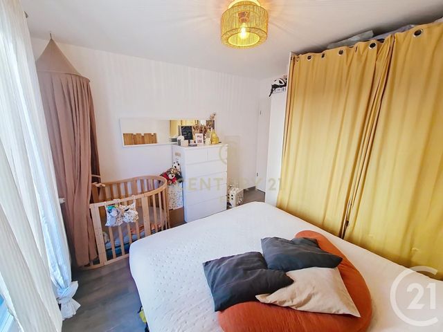 Appartement F2 à vendre - 2 pièces - 40.0 m2 - NOISY LE GRAND - 93 - ILE-DE-FRANCE - Century 21 E.F.I.