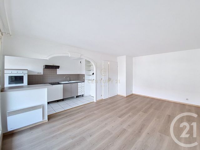 Appartement F2 à louer - 2 pièces - 43.45 m2 - NOISY LE GRAND - 93 - ILE-DE-FRANCE - Century 21 E.F.I.