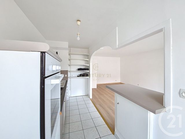 Appartement F2 à louer - 2 pièces - 43.45 m2 - NOISY LE GRAND - 93 - ILE-DE-FRANCE - Century 21 E.F.I.