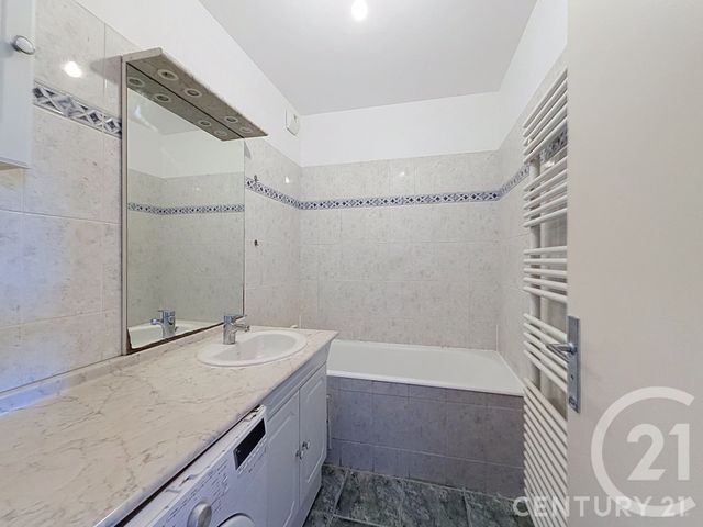 Appartement F2 à vendre - 2 pièces - 54.5 m2 - NOISY LE GRAND - 93 - ILE-DE-FRANCE - Century 21 E.F.I.