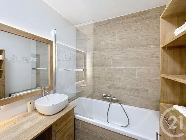 Appartement F4 à vendre - 4 pièces - 70.02 m2 - NOISY LE GRAND - 93 - ILE-DE-FRANCE - Century 21 E.F.I.