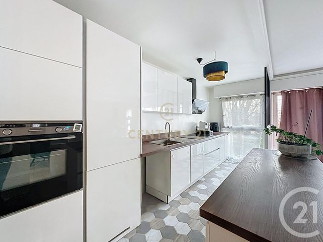 Appartement F4 à vendre - 4 pièces - 70.02 m2 - NOISY LE GRAND - 93 - ILE-DE-FRANCE - Century 21 E.F.I.