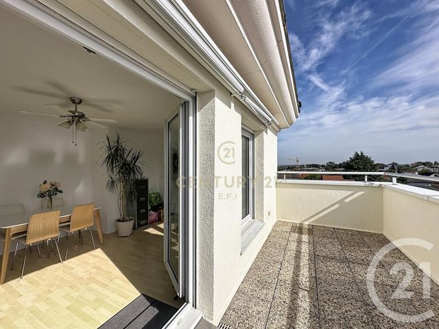 Appartement Duplex à vendre - 4 pièces - 97.44 m2 - NOISY LE GRAND - 93 - ILE-DE-FRANCE - Century 21 E.F.I.