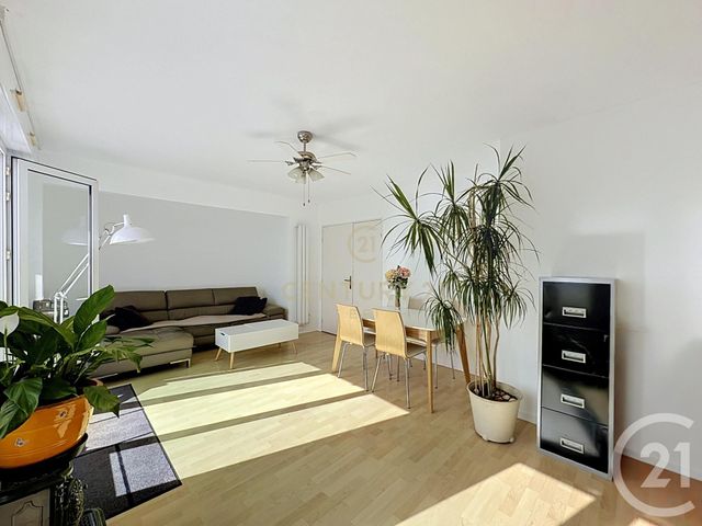 Appartement Duplex à vendre - 4 pièces - 97.44 m2 - NOISY LE GRAND - 93 - ILE-DE-FRANCE - Century 21 E.F.I.