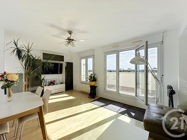 Appartement Duplex à vendre - 4 pièces - 97.44 m2 - NOISY LE GRAND - 93 - ILE-DE-FRANCE - Century 21 E.F.I.