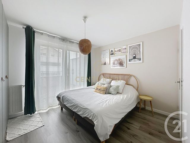 Appartement F4 à vendre - 4 pièces - 76.74 m2 - NEUILLY SUR MARNE - 93 - ILE-DE-FRANCE - Century 21 E.F.I.