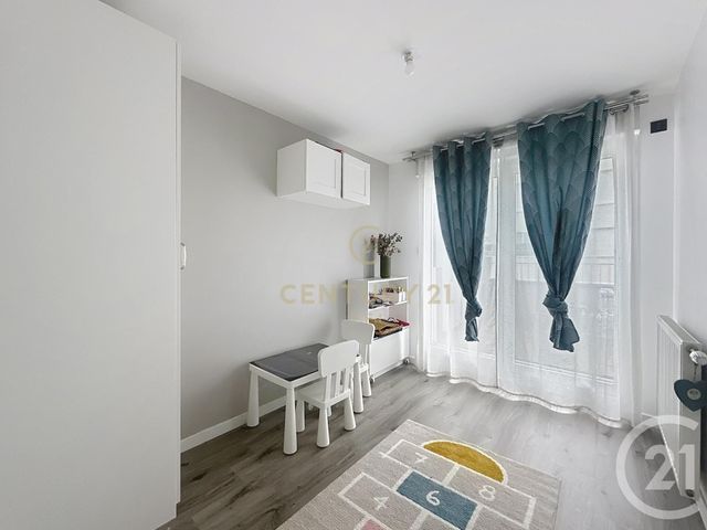 Appartement F4 à vendre - 4 pièces - 76.74 m2 - NEUILLY SUR MARNE - 93 - ILE-DE-FRANCE - Century 21 E.F.I.