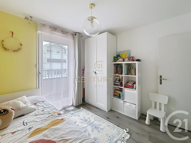 Appartement F4 à vendre - 4 pièces - 76.74 m2 - NEUILLY SUR MARNE - 93 - ILE-DE-FRANCE - Century 21 E.F.I.