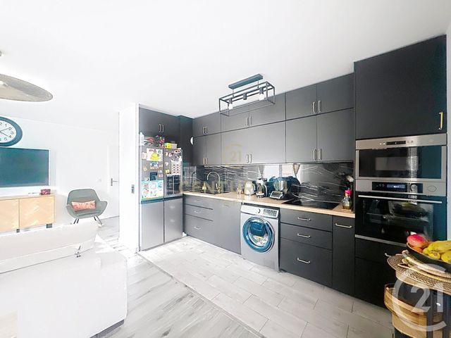 Appartement F4 à vendre - 4 pièces - 76.74 m2 - NEUILLY SUR MARNE - 93 - ILE-DE-FRANCE - Century 21 E.F.I.