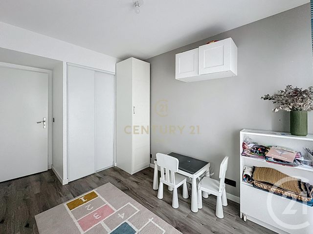 Appartement F4 à vendre - 4 pièces - 76.74 m2 - NEUILLY SUR MARNE - 93 - ILE-DE-FRANCE - Century 21 E.F.I.