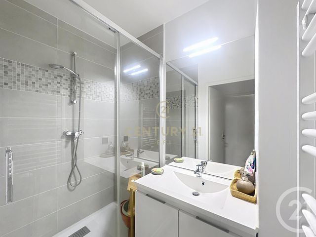 Appartement F4 à vendre - 4 pièces - 76.74 m2 - NEUILLY SUR MARNE - 93 - ILE-DE-FRANCE - Century 21 E.F.I.